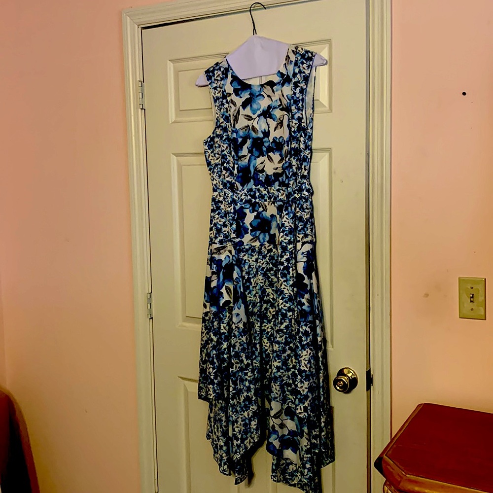 Calvin Klein size 12. Very good condition. Lined
